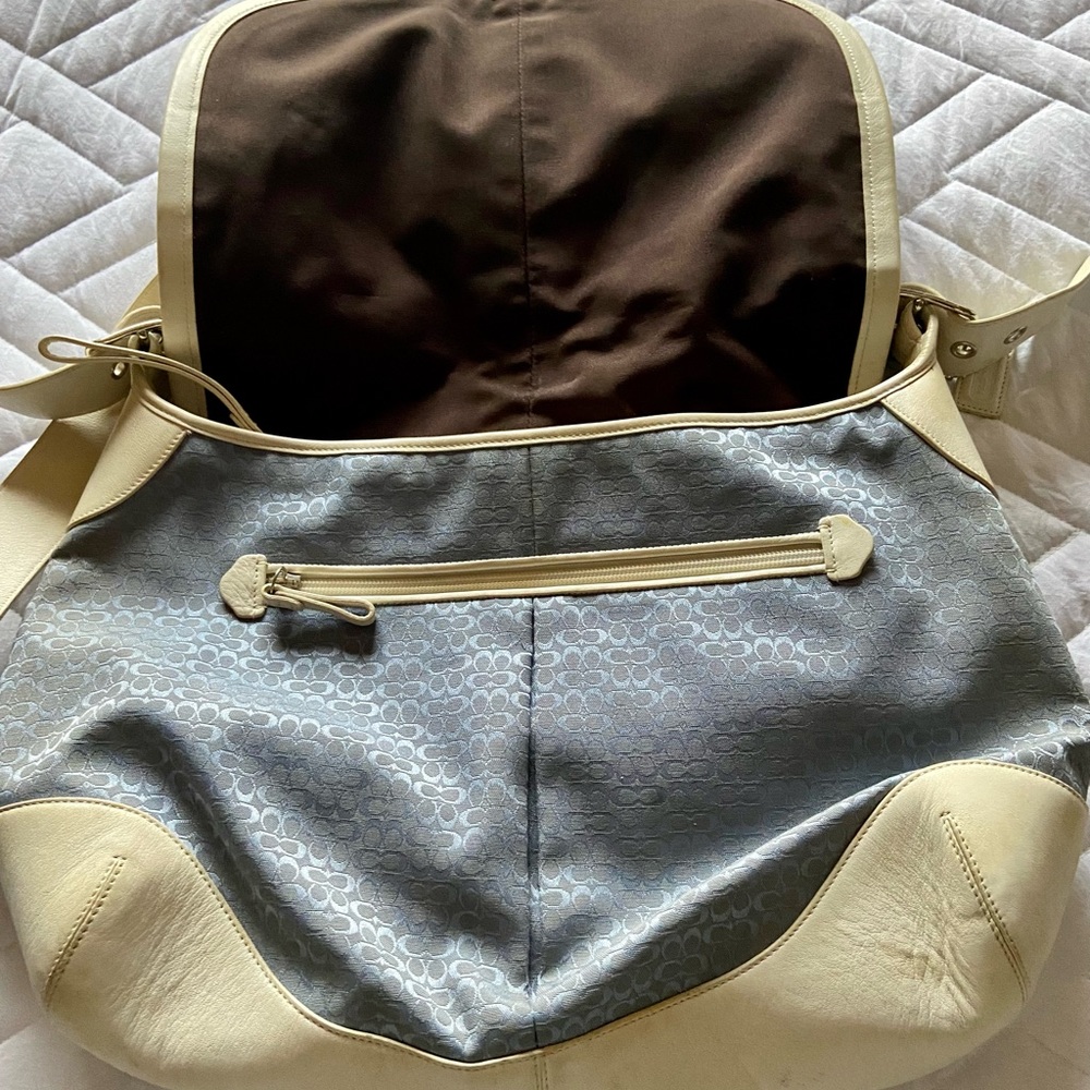 Authentic Coach satchel/tote - Picture 3 of 3